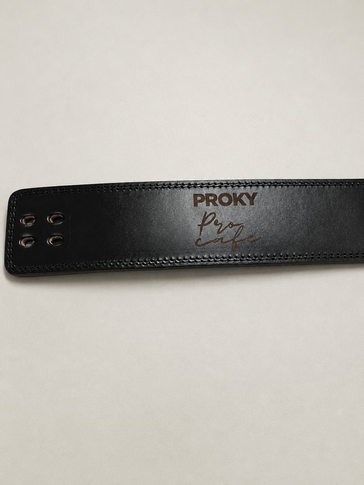 Kožený pásek s rytím